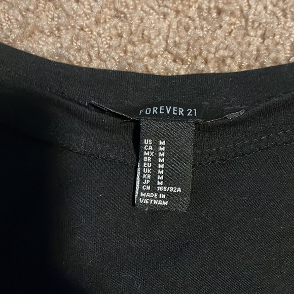 Black t-shirt dress with front cut out - Picture 4 of 4